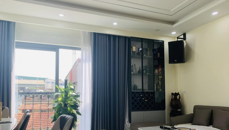 Bán nhà 82m2 phố Sài Đồng, Long Biên Gara Ô tô 7 chỗ Thang máy Nhập Nội thất Đẳng cấp Giá 12.2 Tỷ