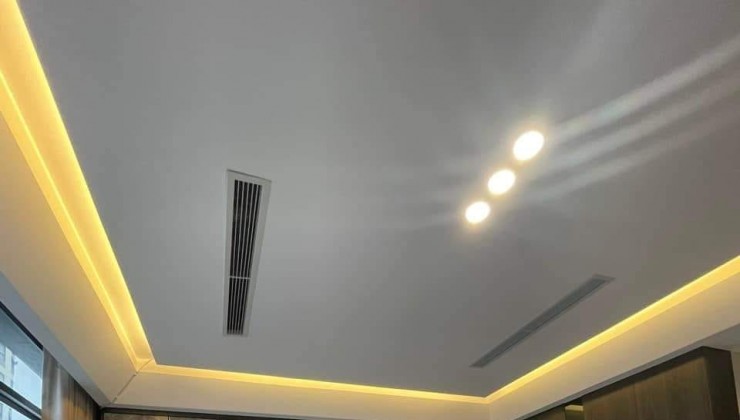 Bán khách sạn 560m2 quận Hai Bà Trưng, Hà Nội