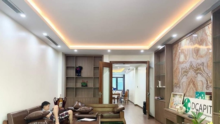 Bán nhà 55m2 phố Nghi Tàm, Tây Hồ Gara 2 Ô tô Thang máy XỊN Giá sốc 9.6 Tỷ