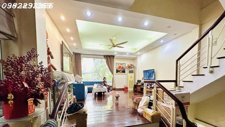 ⚜️ Bán Apartment + Nhà hàng, Mặt phố Linh Lang, 110m2 9T MT 4.5m, Chỉ 52.5 Tỷ ⚜️