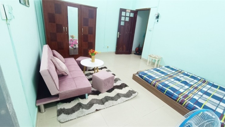 Phòng trọ Lê Văn Lương, nội thất đầy đủ, giá 5,5 tr