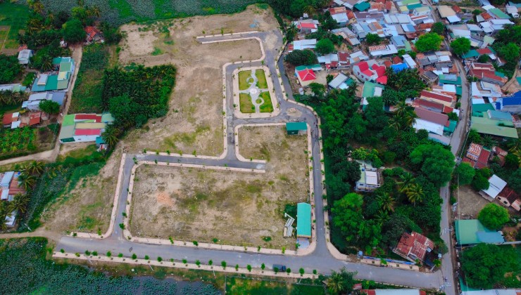 Chào mừng ngày 2/9 chủ đất nhà em bán cho khách hàng giá tốt lô đất KDC Tân Hội đầu đường Thống Nhất tại TP. Phan Rang giá chỉ 979tr/100m2