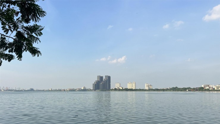 Bán nhà Võng Thị, Tây Hồ. 33 m2, 5 tầng, vài bước ra hồ Tây, 4 tỉ