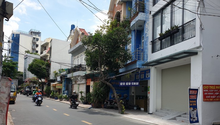 Bán tòa nhà căn hộ dịch vụ cao cấp Lê Tấn Quốc P.13 Tân Bình  ( đối diện Etown Cộng Hòa ).
