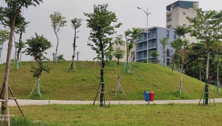 Bán đất khu TĐC Ngọc Thuỵ - Long Biên 2 mặt đường, cạnh công viên, 32m2, giá 124tr/m2