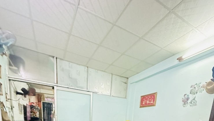 Huỳnh Văn Bánh- 44m2, 3 tầng, 3.5m × 12.5m, nhỉnh 4 tỉ