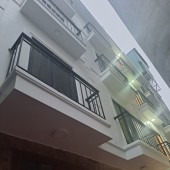 NHÀ MẶT NGÕ TẠI BÁT KHỐI 30,8M2; 5 TẦNG; MẶT TIỀN 3,1M2 GIÁ 3,35 TỶ.