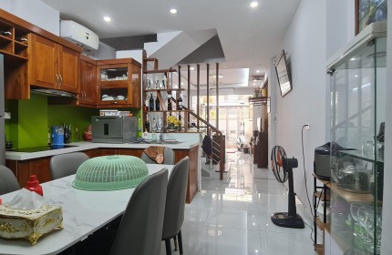 Siêu hiếm, nhà Tạ Quang Bửu, Bách Khoa 68m2, 2 tầng, nhà đẹp, ngõ to, 4.5 tỷ