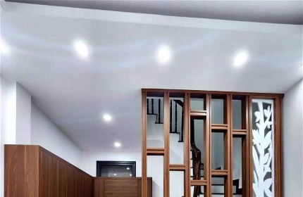 Bán nhà lô góc Bát Khối 50m2, 5 tầng, mt_5m, hơn 4 tỷ Long Biên Hà Nội.