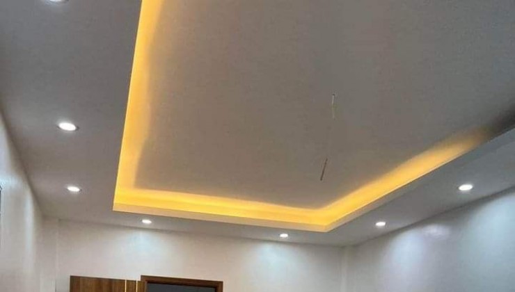 Hoàng Cầu 29m² 3PN 10m Ô Tô, ngay gần hồ, tiện ích bạt ngàn giá 4.7 tỷ.