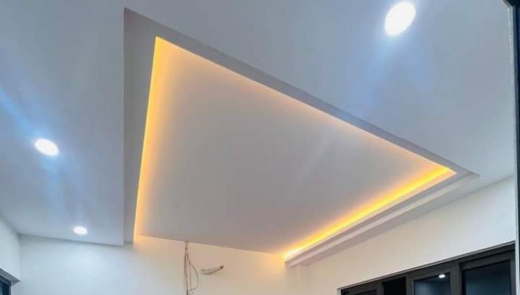 Bán nhà Hào Nam 32m² cực đẹp ngõ nông, rộng, ở luôn 3.8 tỷ