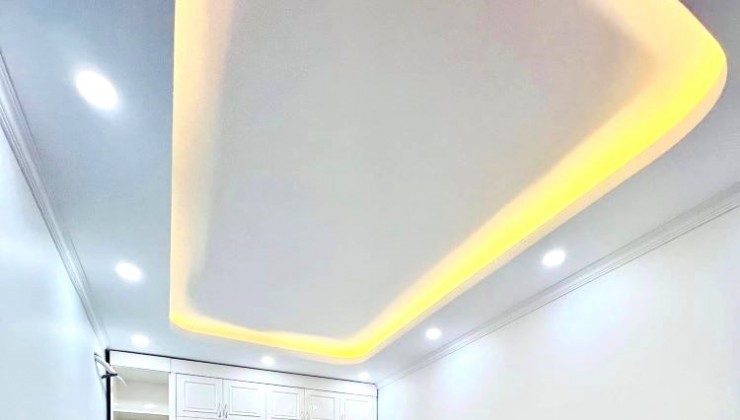 BÁN NHÀ PHỐ TRẠM-BÁT KHỐI LONG BIẾN 48m x 5T x MT 6m.