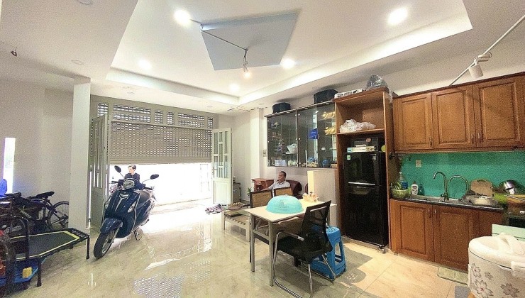 Bán Nhà Đẹp Gò Vấp 42m2, 3PN, Chỉ 4. Tỷ, Nguyễn Oanh.