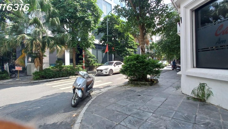 Bán nhà Nguyễn Sơn, độc hiếm, trung tâm kinh doanh, căn góc, ô tô tránh 2 bên,  giá chào 23 tỷ