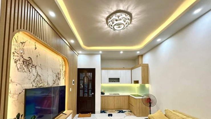 Chính chủ bán nhà Thái Hà 35m2 x 5 tầng rất đẹp chỉ 4,1  tỷ ngõ thông Tây Sơn