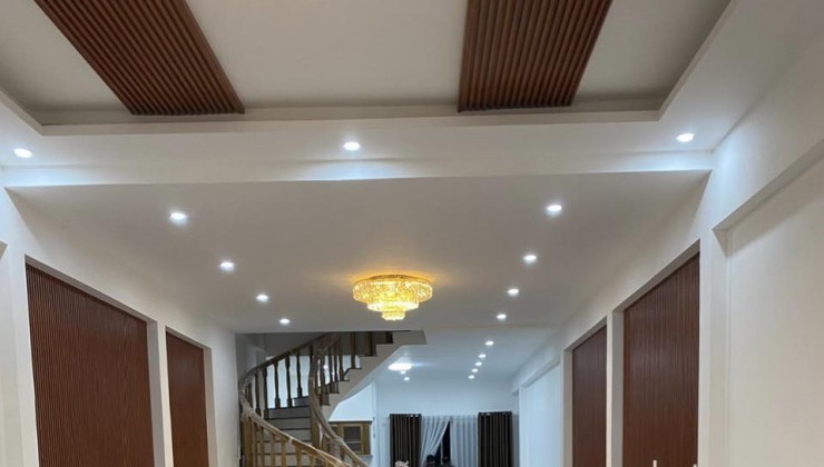 Bán nhà mới hoàn thiện tại Nguyễn Hữu Cầu P12 Đà Lạt