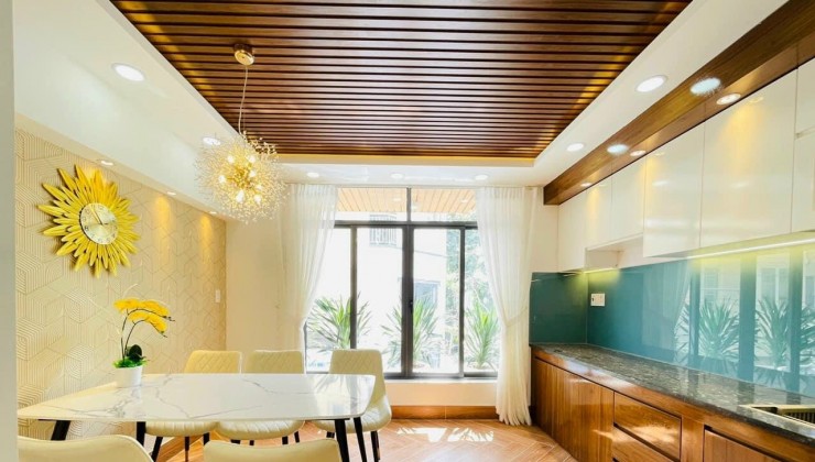 Bán nhà HXH 8m Thích Quảng Đức, Phường 5, Q.Phú Nhuận: (84.4m²) - 4,2 x 21.1m, 5 Tầng. Giá: 17,5 tỷ TL