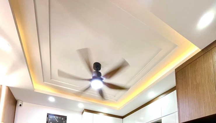 Chính chủ bán nhà Phạm Ngọc Thạch 41m2 x 4 tầng, hiện đại 2 mặt thoáng cách ô tô 30 mét chỉ 4,5 tỷ