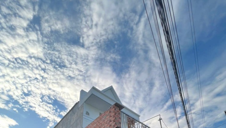 Nhà 1 trệch 1 lầu Mái Thái Phường Tân Vạn -Thành Phố Biên Hoà -Đồng Nai
Diện tích 46m2 (4 x13m)( diện tích sử dụng 92m2)