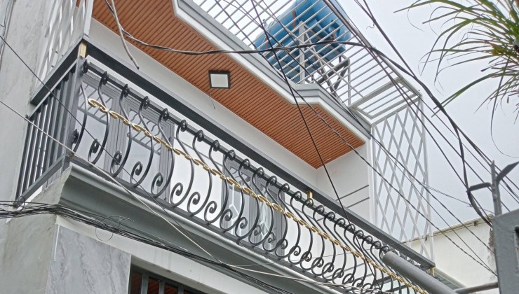 Căn Góc 2 Tầng 38m2 Hẻm ba gác thông thoáng HTP Q7