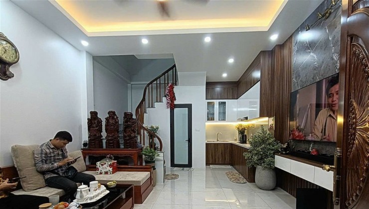 Bán gấp nhà Trương Định 60m2, mt 5m, nhỉnh 8 tỷ Hai Bà Trưng Hà Nội.