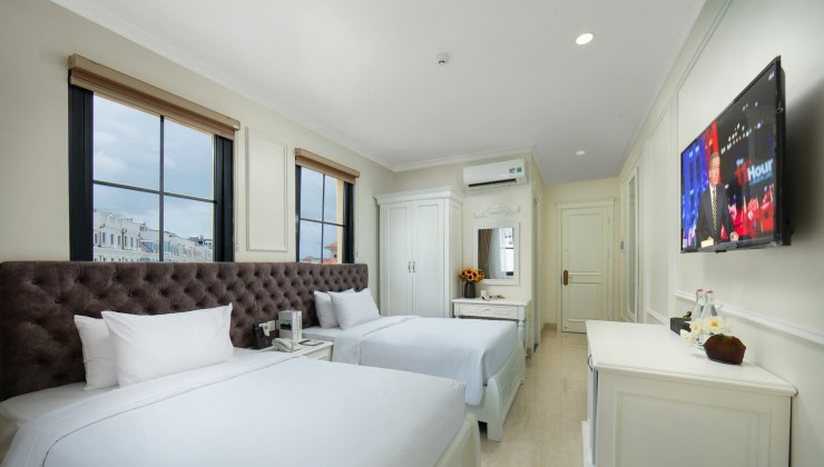 Bán  căn  khách sạn  lô góc 3 mặt tiền tại SUN 7 màu - Gần  VIN PEARL  - Full nội thất - Sổ Đỏ chính chủ