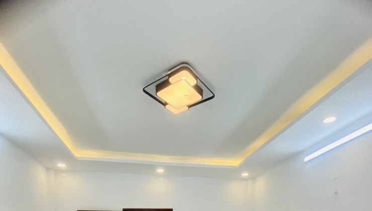 Bán nhà đường xe hơi - Quang Trung 48m 3 lầu 3.1 x 15.5 giá 4.8 tỷ Phường 8 Gò Vấp