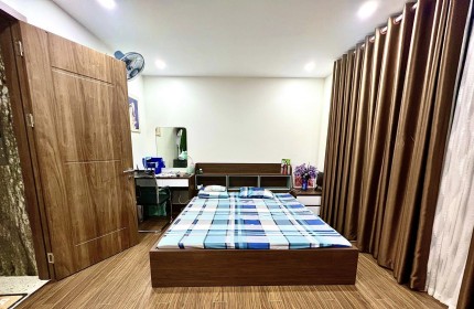 Bán nhà Phạm Ngọc Thạch, ngõ rộng, nhà thoáng, gần hồ, 55m, 4PN, 5.8tỷ