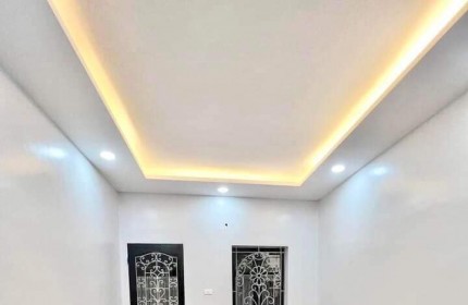 BÁN GẤP NHÀ THẠCH BÀN 3.95 TỶ 60m x 5 TẦNG - SỔ ĐỎ VUÔNG ĐÉT