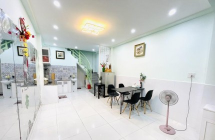 405/ NGUYỄN OANH - P17 - GÒ VẤP. 32M2 - HẺM THÔNG CHỈ CÓ 3 TỶ 300. NHÀ 2 TẰNG FULL NỘI THẤT. 2PN + 2WC.  CHỈ VÀO Ở.