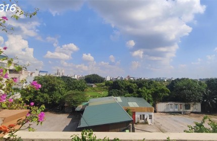 Bán nhà mặt phố Tư Đình, gần sân golf Long Biên, Cổ Linh. 100m2 giá chào 12 tỷ