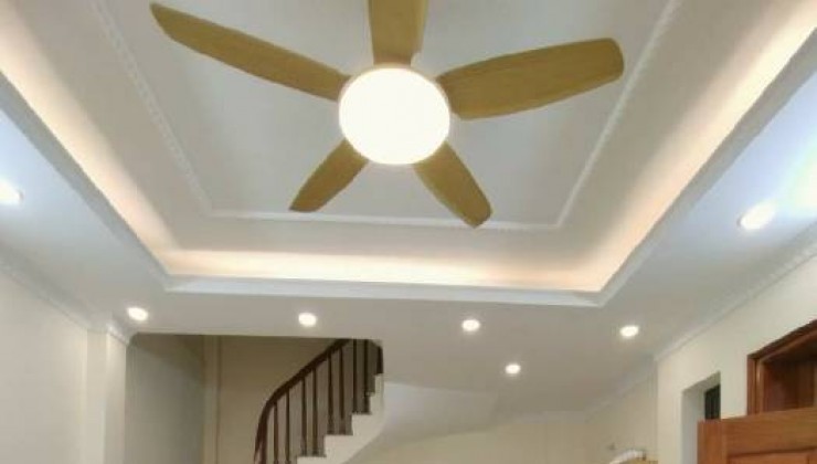 Bán nhà ngõ chợ Phúc Đồng, ô tô đỗ cổng, 30m2 x 5 tầng, giá 3 tỷ 350 triệu.