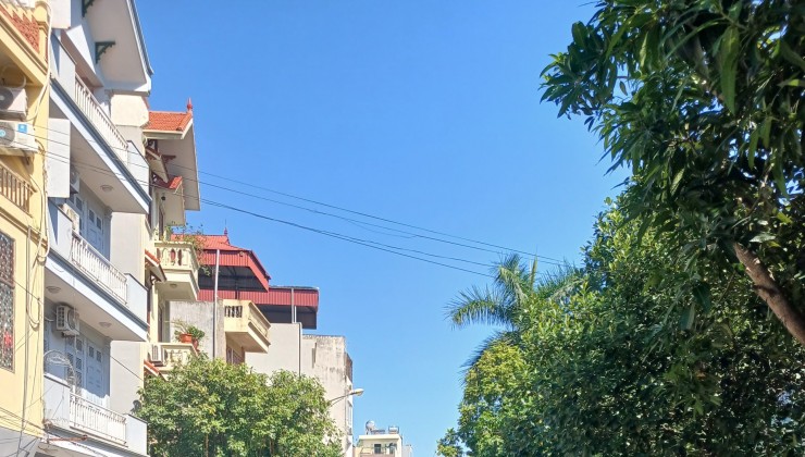 Bán nhà phố Đặng Vũ Hỷ, quận Long Biên, vị trí vừa ở vừa kinh doanh, văn phòng, cho thuê, giá chưa đến 7 tỷ.