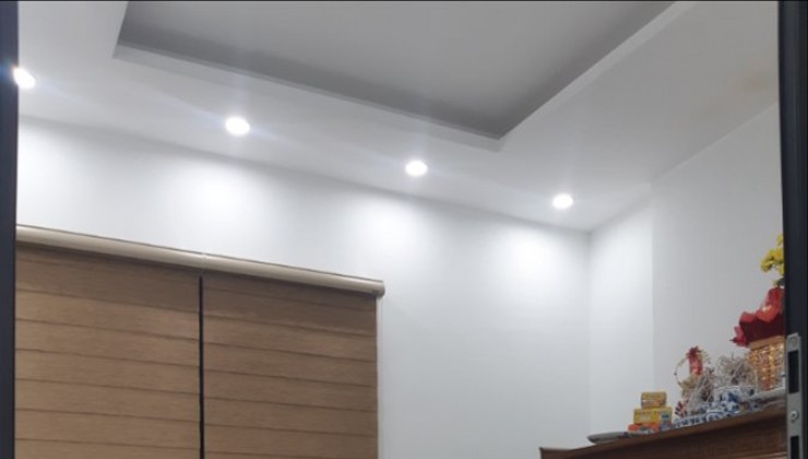 Nhà mới gần Bồ Đề 45m2- mặt tiền 4m- hơn 4 tỷ  Long Biên Hà Nội