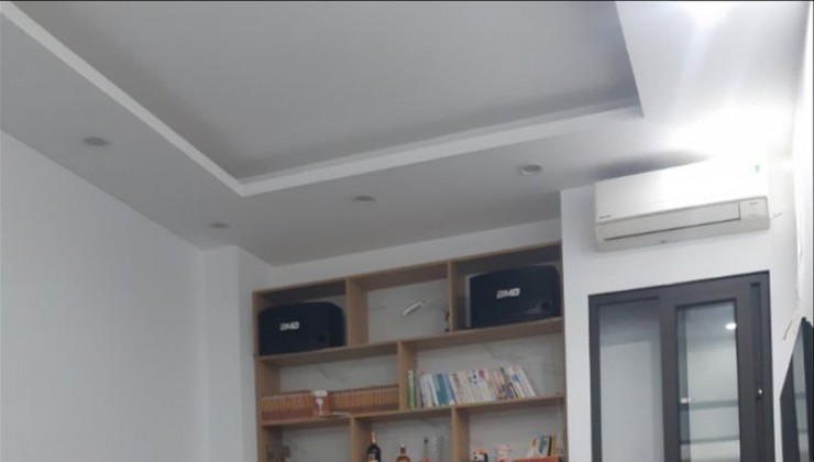 Nhà mới gần Bồ Đề 45m2- mặt tiền 4m- hơn 4 tỷ  Long Biên Hà Nội