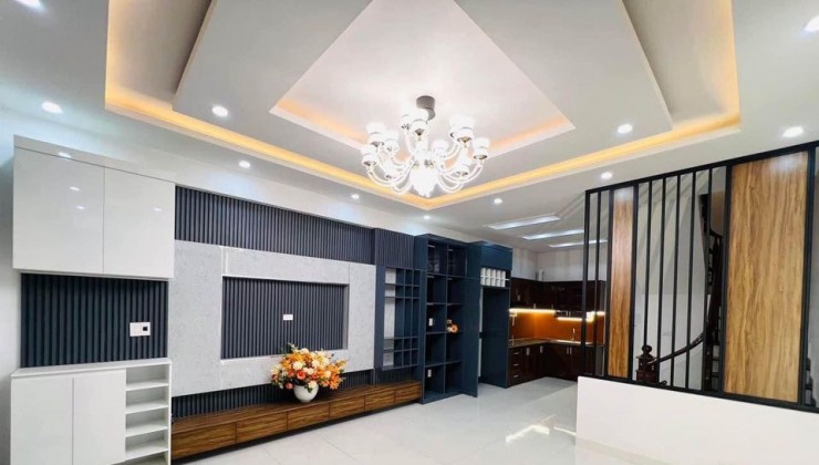 BÁN NHÀ XUÂN ĐỈNH –Gara 7 chỗ -ô tô tránh –ở sướng 80m 12.9 tỷ