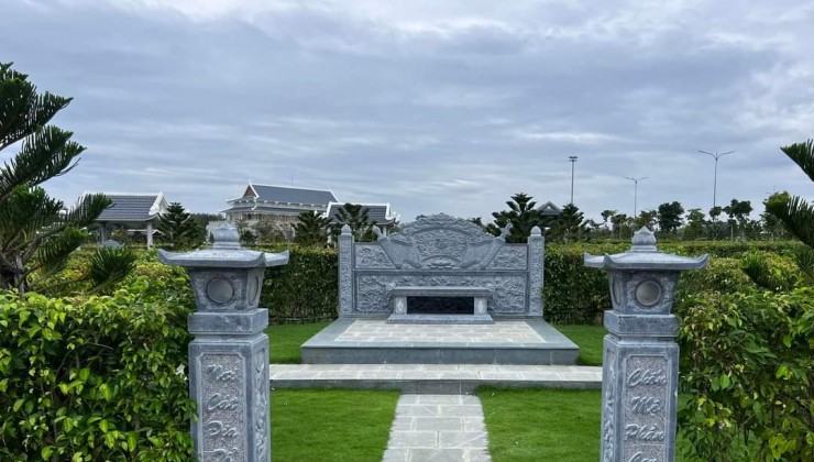 Hoa viên nghĩa  trang Sala garden cần bán mộ gia tộc 48m2 vị trí đẹp , trung tâm đền trình sau chùa kế lô góc,  miễn phí chăm sóc mộ 20 năm