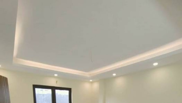 Bán nhà ngõ chợ Phúc Đồng, ô tô đỗ cổng, 30m2 x 5 tầng, giá 3 tỷ 350 triệu.