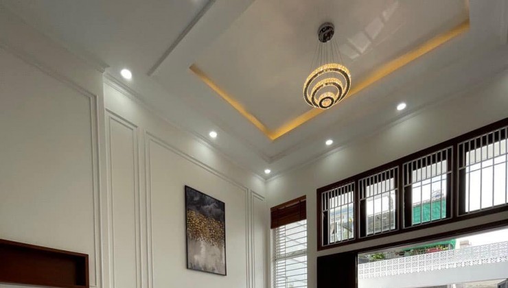 Với 8 tỷ bạn có một căn nhà 90m2 ngang 5m cùng nôi thất sang trọng tại phương 12 Gò Vấp