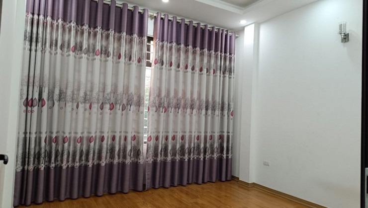 Bán nhà mặt ngõ Kinh doanh đường Hoàng Mai 38m2x5 tầng, ô tô tránh chỉ 5.5 tỷ.