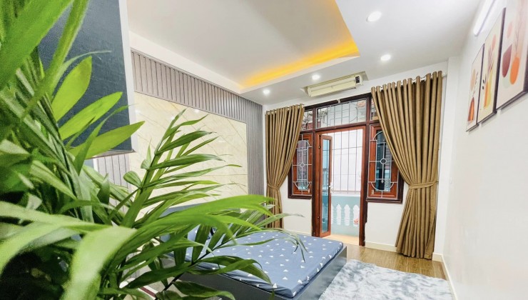 Siêu rẻ! Kim Giang, Hoàng Mai 45m²x5 tầng, 3.3m mặt tiền.kinh doanh cho thuê 350 triệu/năm