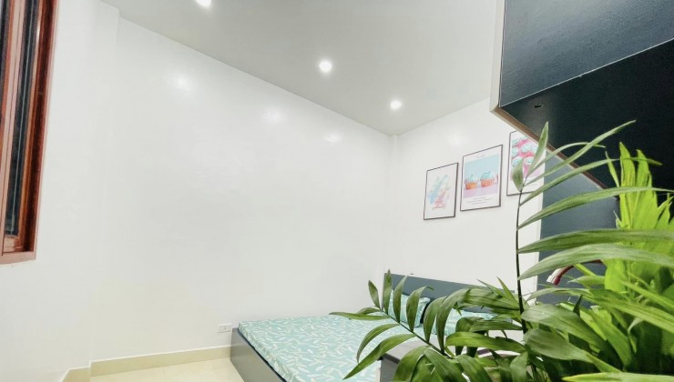 Siêu rẻ! Kim Giang, Hoàng Mai 45m²x5 tầng, 3.3m mặt tiền.kinh doanh cho thuê 350 triệu/năm