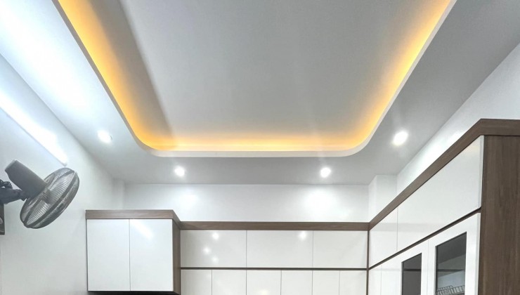 Bán nhà phố Dương Quản Hàm, Cầu giấy, full nội thất, 42m2, 5 tầng, mặt rộng 7.2m, Giá siêu rẻ.