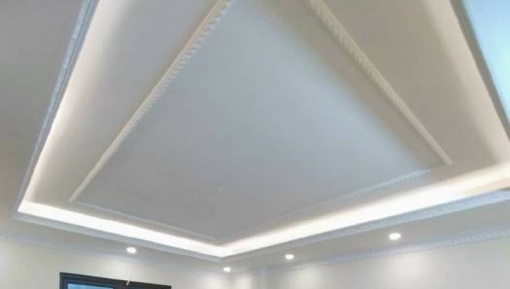 Bán nhà ngõ chợ Phúc Đồng, ô tô đỗ cổng, 30m2 x 5 tầng, giá 3 tỷ 350 triệu.