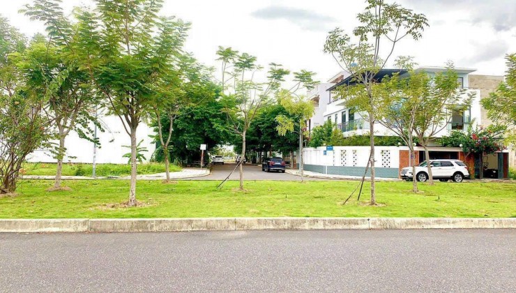 Bán lô góc biệt thự Gói 5 (Thái Hưng), Mỹ Gia, Nha Trang
đối diện bồn hoa chỉ 34 tr/m2