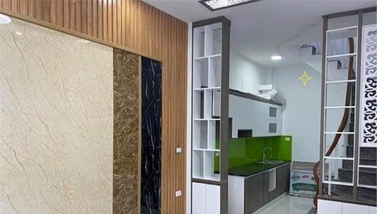 Bán nhà đẹp nội thất xin 36/40m2 4tầng 4.55tỷ ngõ trước nhà 3m vài bước ra ô tô tránh phố Lạc Long Quân