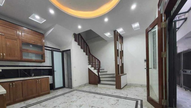 BÁN NHÀ THÁI THỊNH - ĐỒNG ĐÂ - 40M2 - MẶT TIỀN 4,5M - GẦN CHỢ , TRƯỜNG MẦM NON ĐẾN ĐẠI HỌC