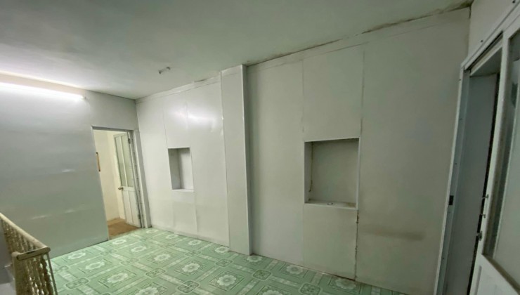 NÓNG O9 2628 5559 Bán nhà Trịnh Công Sơn 37m², 3 tầng, MT 3m, giá 2.75 tỷ Tây Hồ