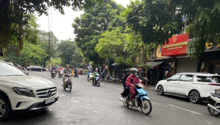 Chính Chủ Nhờ Cho Thuê Nhà Nguyên Căn Đẹp Kinh doanh mặt phố Hàng Bông, Hoàn Kiếm