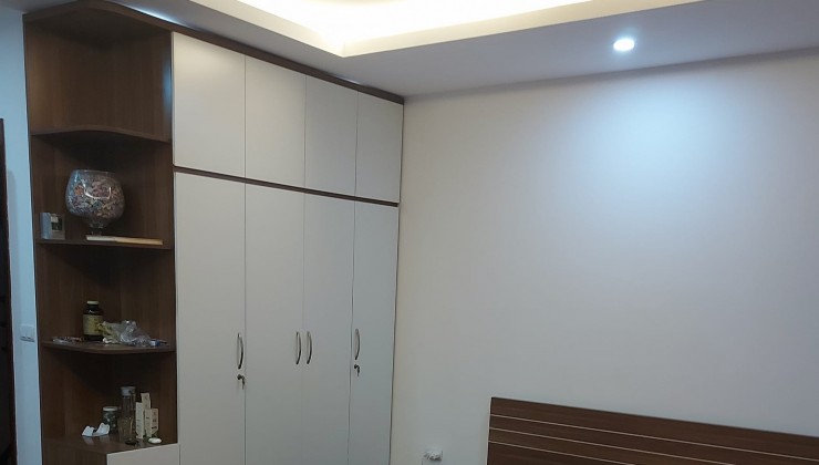 SIÊU PHẨM LẠC LONG QUÂN – NHÀ ĐẸP LONG LANH - Ô TÔ ĐỖ CỔNG – 5 TẦNG, 43M2, 7.25 TỶ